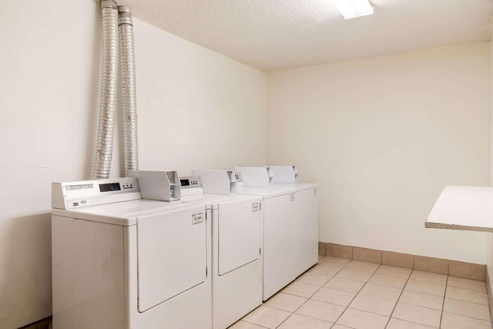 Rodeway Inn Gallup Dış mekan fotoğraf